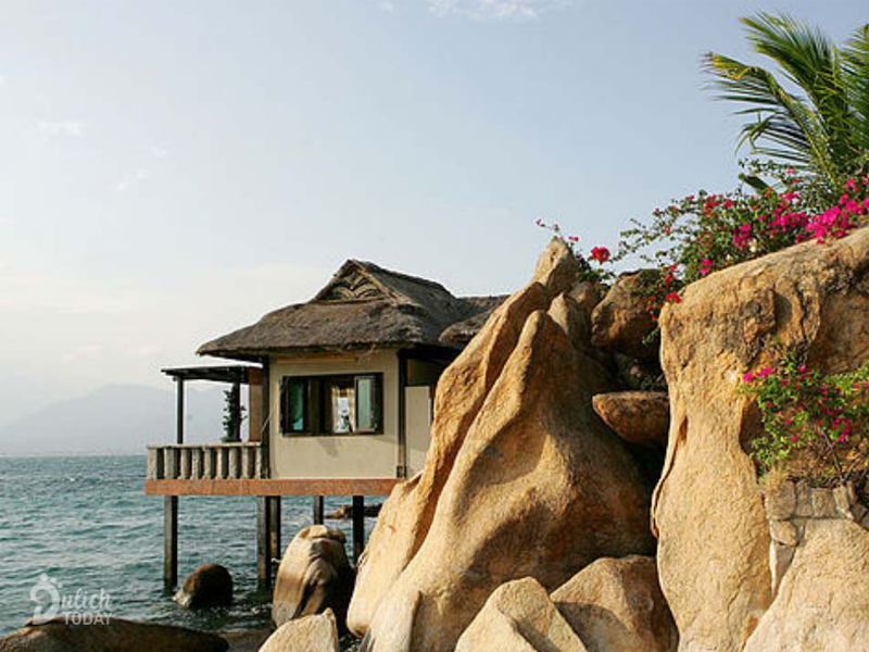 gia-ve-resort-ngoc-suong-nha-trang-1.png