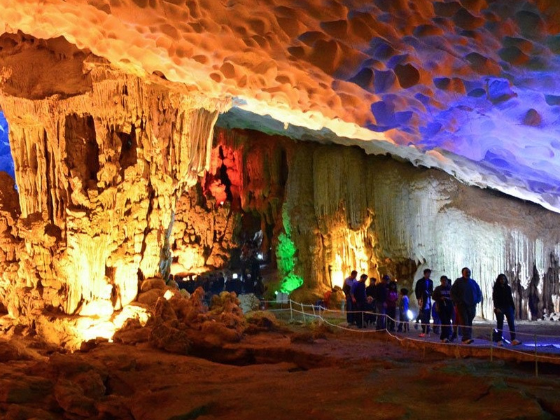 gia-ve-dong-thien-cung-ha-long-quang-ninh-1.jpg