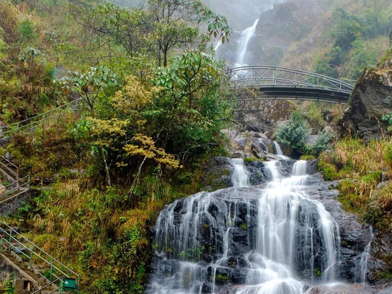 gia-ve-thac-bac-sapa-lao-cai-2.jpg