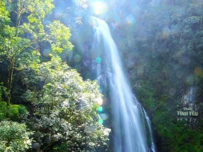 gia-ve-thac-tinh-yeu-sapa-lao-cai-3.jpg