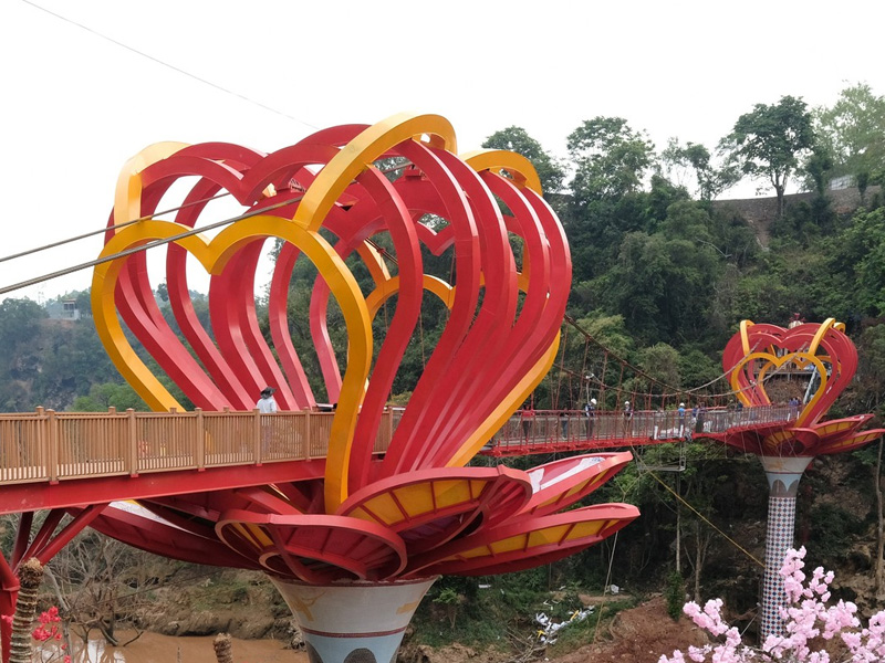 gia-ve-cau-kinh-tinh-yeu-moc-chau-1.jpg