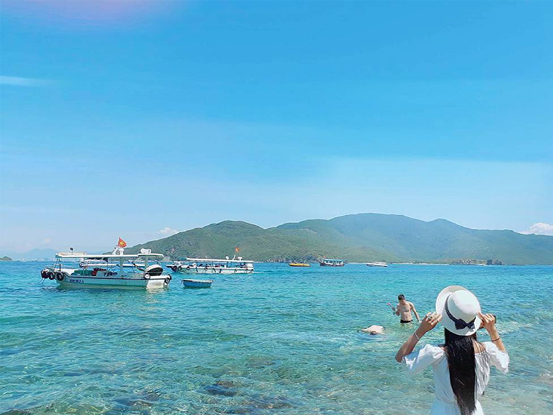 gia-ve-bai-tranh-nha-trang-_0004_1.jpg