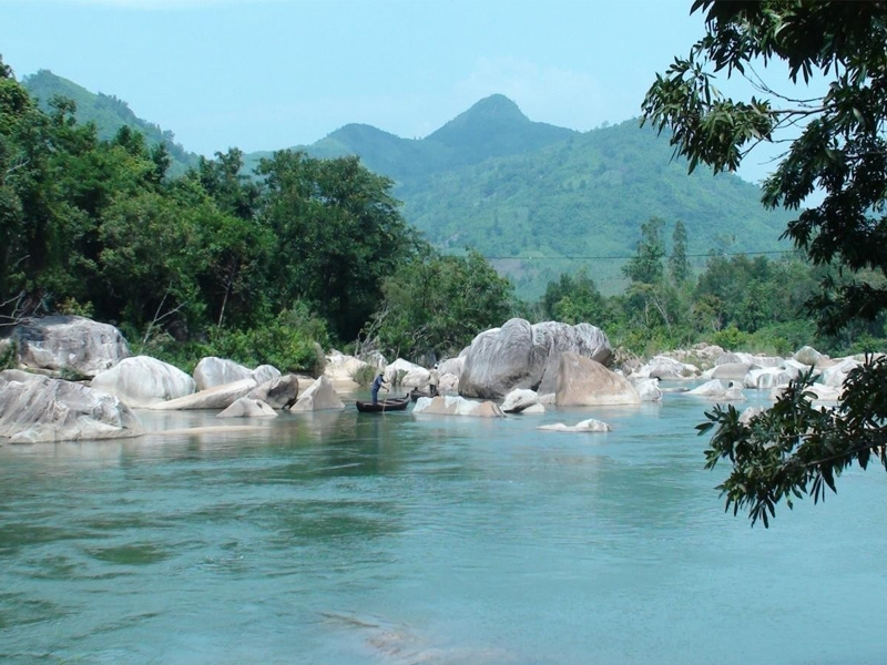 gia-ve-khu-du-lich-ham-ho-quy-nhon-3.jpg