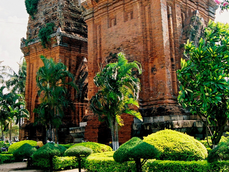 gia-ve-thap-doi-quy-nhon-3.jpg