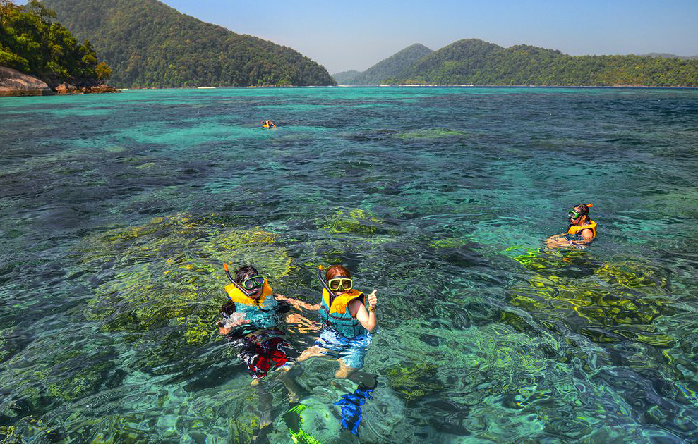 tour-du-thuyen-sea-coral-kham-pha-mini-beach-lang-chai-ngam-san-ho.jpg