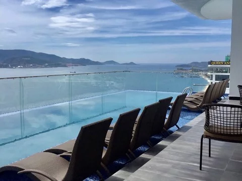 oet1531976031_khach_san_majestic_premium_nha_trang.png