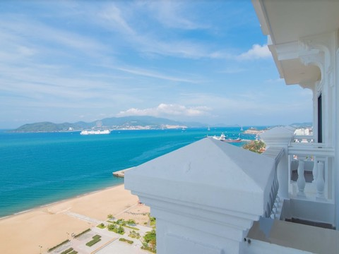 1oh1529290339_imperial_nha_trang_hotel.png