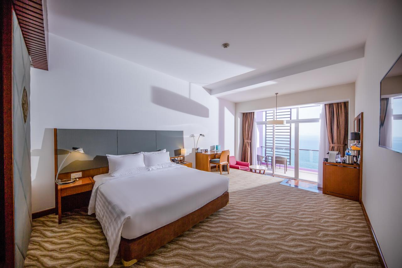 khach-san-novotel-nha-trang-1.png