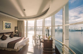 sun-river-hotel.jpg