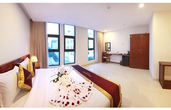 tolia-hotel.jpg