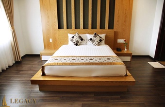 legacy-riverside-hotel.jpg