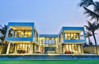 the-yacht-villa.jpg