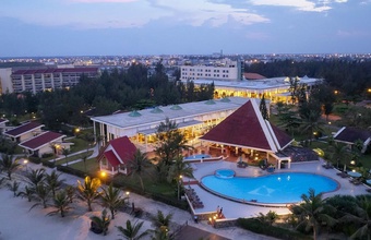 centara-sandy-beach-resort-danang.jpg