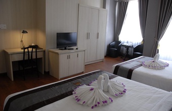 mountain-town-hotel.jpg
