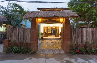 vina-beach-pool-villas.jpg