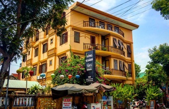 dks-backpacker-hotel.jpg