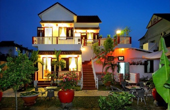 red-house-homestay.jpg