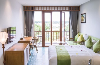 vinh-hung-old-town-hotel.jpg