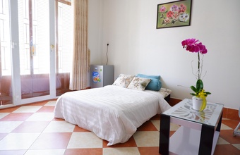 winter-spring-home-tourist.jpg