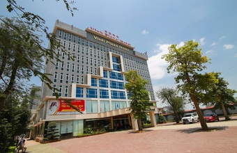 vinh-plaza-hotel.jpg