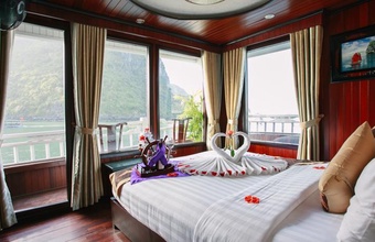 viola-cruise-halong-bay.jpg