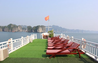 halong-fantasea-cruise.jpg