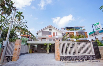 oyo-882-lucky-hotel.jpg