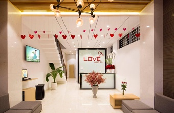 love-hotel.jpg
