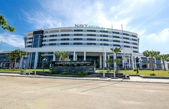 navy-hotel-cam-ranh.jpg