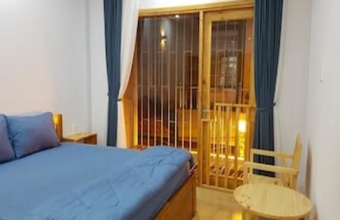 yellow-hotel.jpg