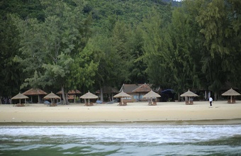 dai-lanh-beach-hotel.jpg