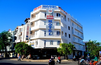 hong-ngoc-hotel.jpg