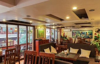 family-hanoi-hotel.jpg
