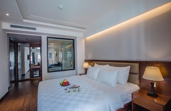 uptown-hotel.jpg
