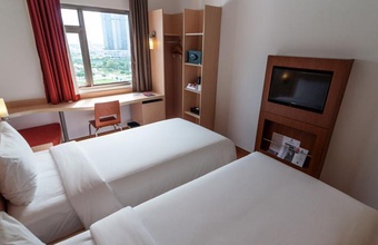 ibis-saigon-south-hotel.jpg