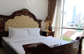 happy-land-hotel.jpg