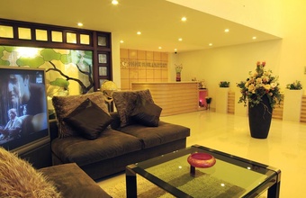 golden-globe-apartment.jpg