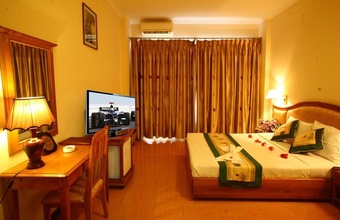 sach-hotel.jpg