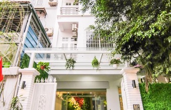 anna-house-center.jpg