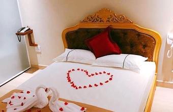 royal-hotel-2.jpg