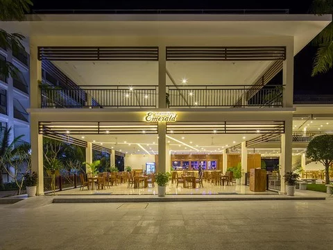 2mn1521456605_diamond_bay_condotel_resort_nha_trang.png