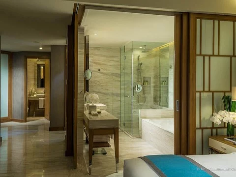 2mk1459597616_khach_san_intercontinental_nha_trang.png