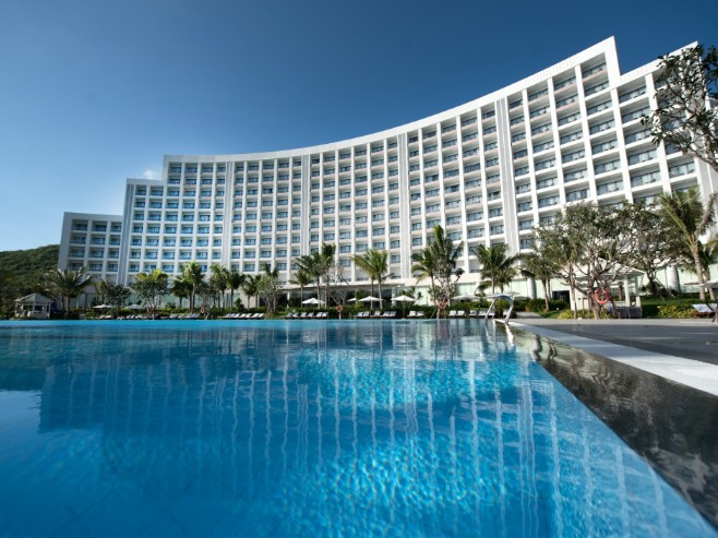 vinpearl-resort-spa-nha-trang-bay.jpg