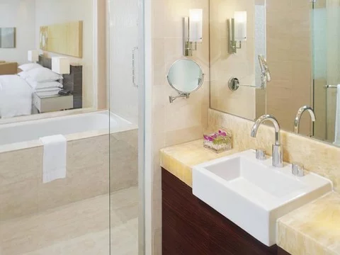 media/roomtypes/010220120012/gallery/t1o1541582827_khach_san_sheraton_nha_trang.png