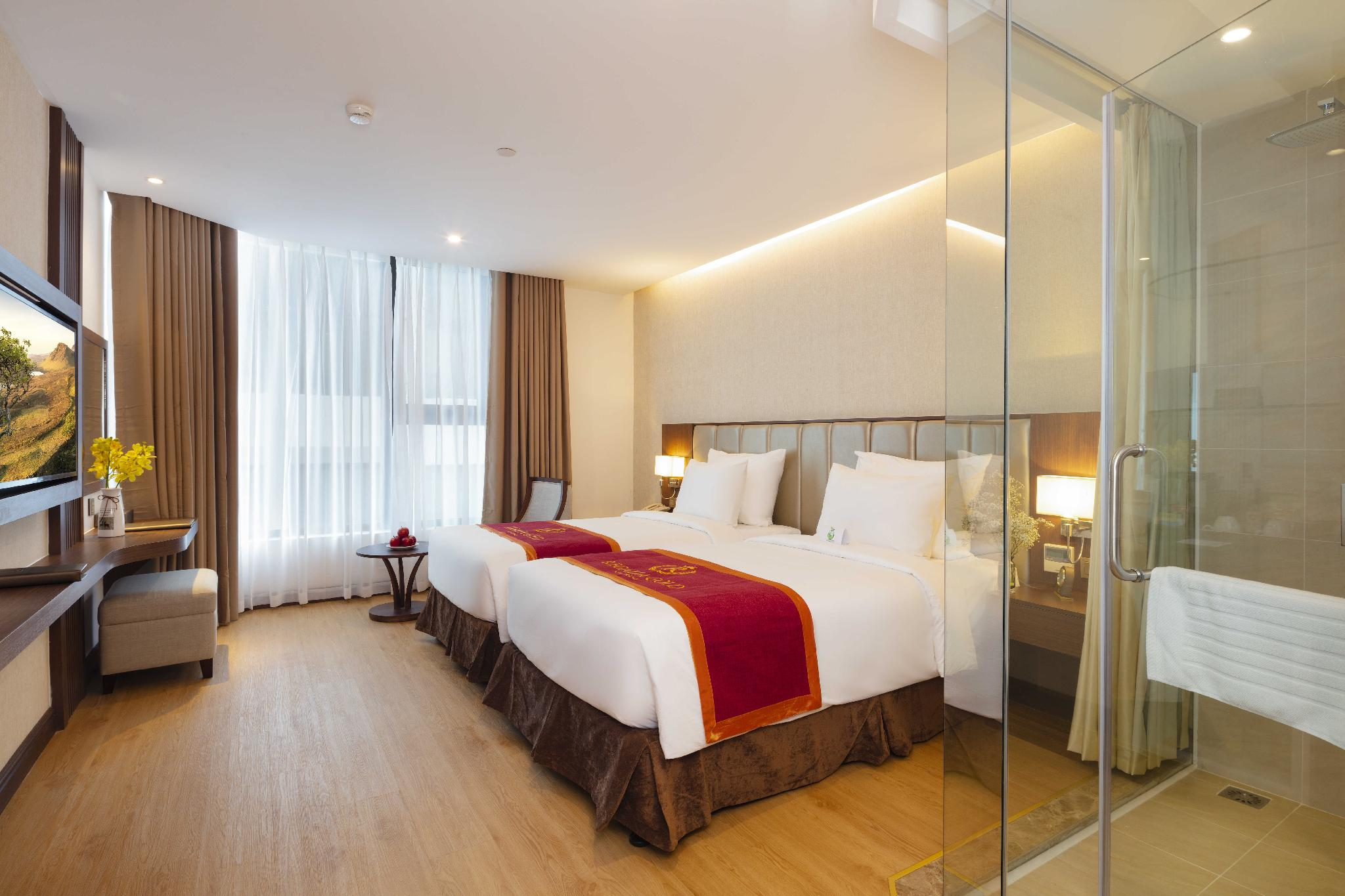 media/roomtypes/010220123416/gallery/khach-san-regalia-gold-nha-trang-20.png