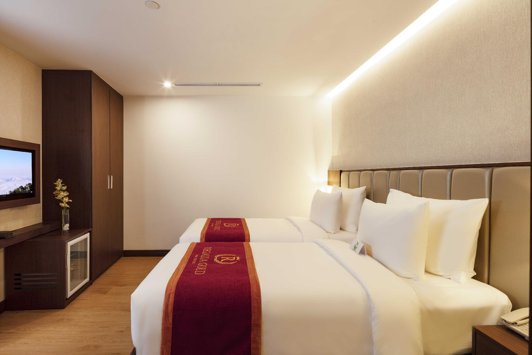 media/roomtypes/010220123827/gallery/khach-san-regalia-gold-nha-trang-22.png