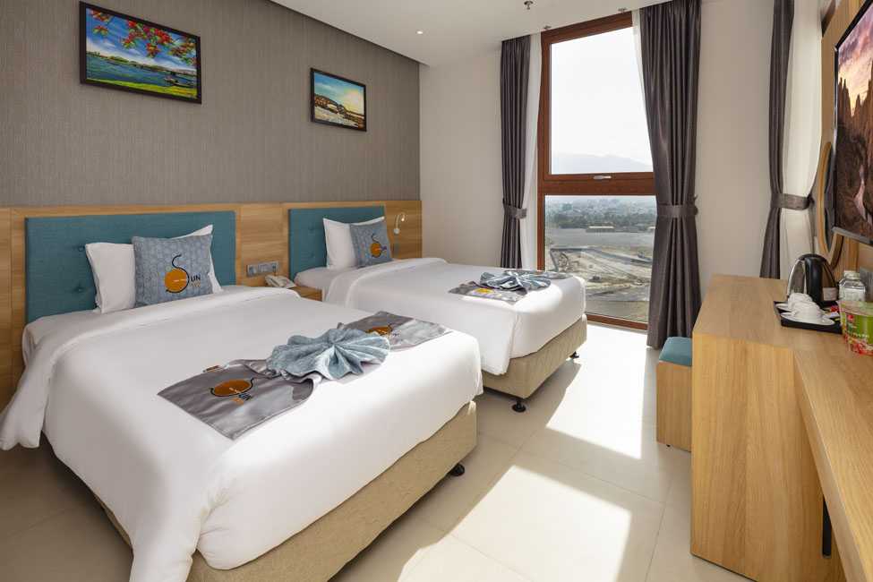 media/roomtypes/010323111857/gallery/khach-san-sunkiss-nha-trang-4-deluxe-city-2.jpg