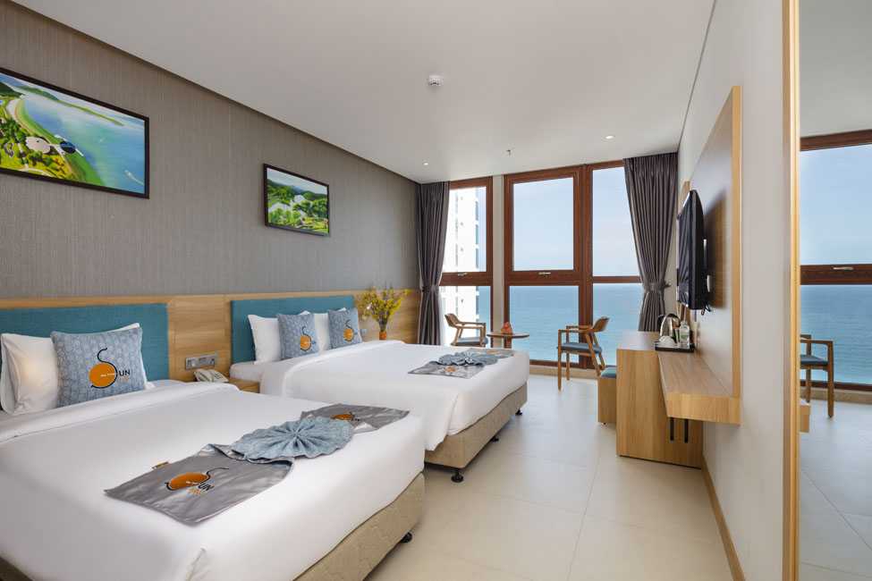 media/roomtypes/010323112836/gallery/khach-san-sunkiss-nha-trang-6-senior-deluxe-1.jpg