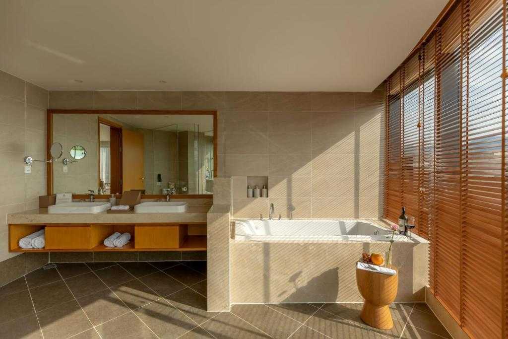media/roomtypes/020323052652/gallery/selectum-noa-resort-cam-ranh-3-selectum-signature-5.jpg