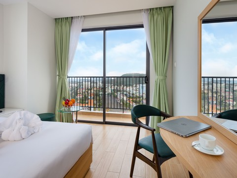 media/roomtypes/030220024303/gallery/khach-san-crown-nha-trang-13.png